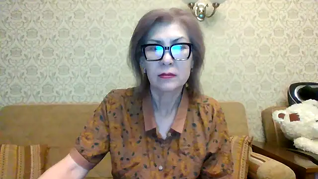 Elegant00Lady online show from April 2026 04:35:01 PM