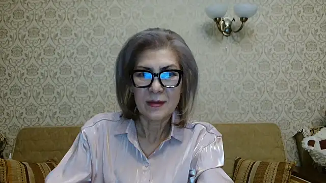 Elegant00Lady online show from October 2025 03:53:01 PM