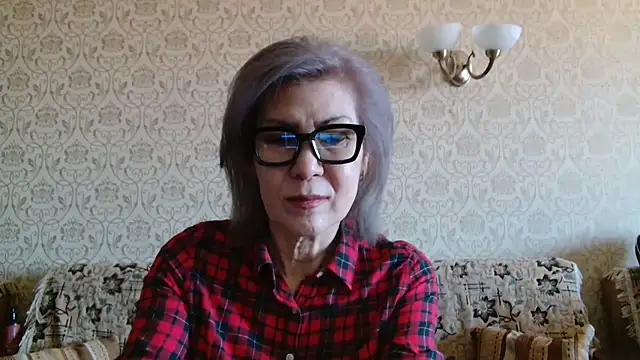Snapshot of Elegant00Lady chatting on October 2025 06:03:02 AM Elegant00Lady online show from October 2025 06:03:02 AM