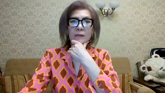 Elegant00Lady online show from February 2026 03:56:01 PM