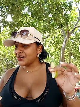 anaesca online show from September 2025 05:02:02 PM