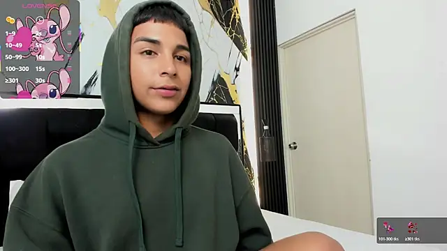 Snapshot of Seductivo_jr chatting on January 2026 04:05:01 AM Seductivo jr online show from January 2026 04:05:01 AM