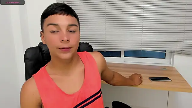 Seductivo jr online show from December 2025 04:33:02 AM