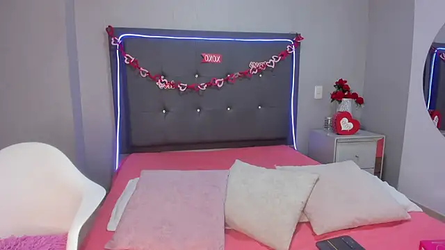 emma lye online show from April 2026 09:39:33 PM