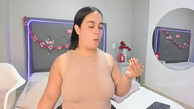 emma lye online show from April 2026 08:10:02 PM