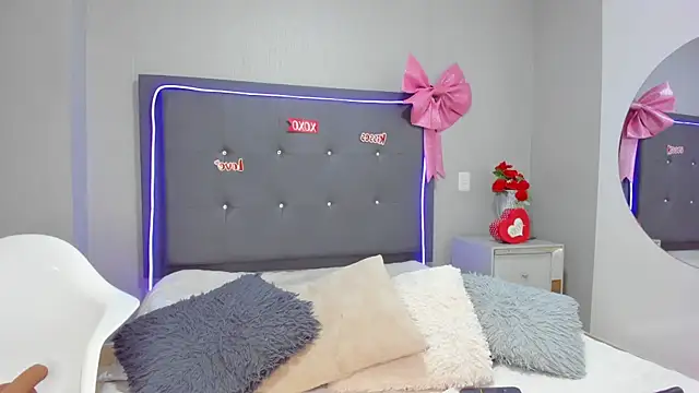 emma lye online show from March 2026 08:54:01 PM