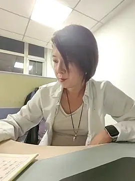 Snapshot of majlee2024 chatting on October 2025 01:52:01 PM majlee2024 online show from October 2025 01:52:01 PM