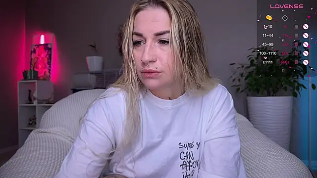 Snapshot of Tanya_Acid chatting on October 2025 11:51:02 AM Tanya Acid online show from October 2025 11:51:02 AM