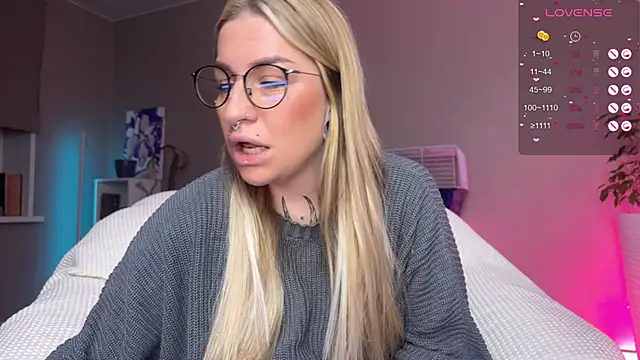 Tanya Acid online show from December 2025 04:17:01 AM