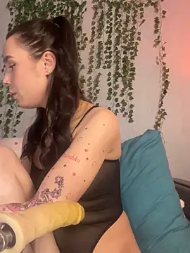 MiaNell online show from November 2025 12:09:02 AM