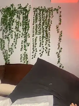 MiaNell online show from December 2025 09:50:01 PM