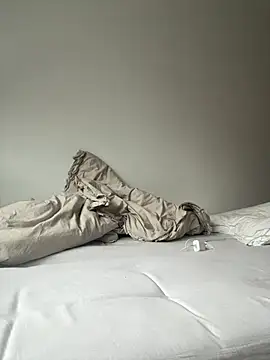 Sara darling online show from March 2025 06:51:01 AM