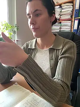 Sara darling online show from March 2025 12:23:02 PM