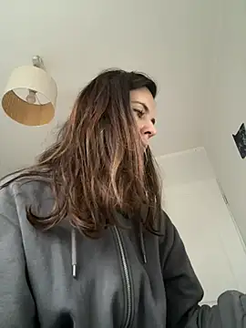 Sara darling online show from December 2024 09:39:01 AM