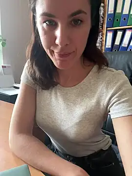 Sara darling online show from March 2025 11:55:01 AM