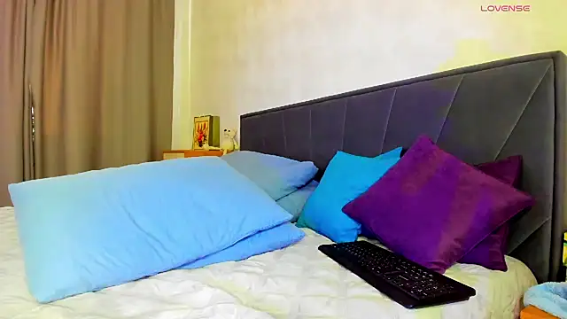 Snapshot of _Luna_Ly chatting on March 2025 05:01:01 AM  Luna Ly online show from March 2025 05:01:01 AM