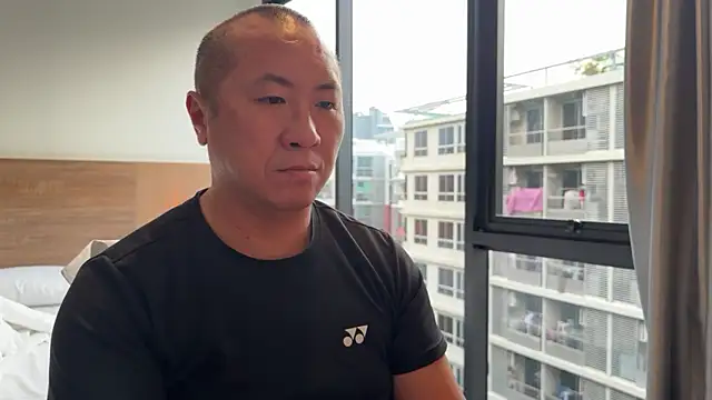 chih515 online show from April 2026 11:41:02 PM
