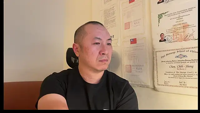 Snapshot of chih515 chatting on December 2024 07:44:02 AM chih515 online show from December 2024 07:44:02 AM