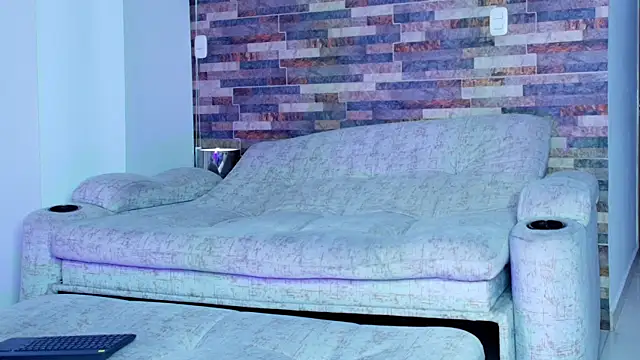 Snapshot of zaiin_diesel chatting on September 2025 10:05:01 AM zaiin diesel online show from September 2025 10:05:01 AM