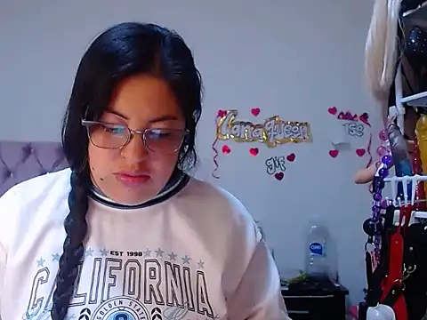 lanaqueen699 online show from April 2026 12:21:02 PM