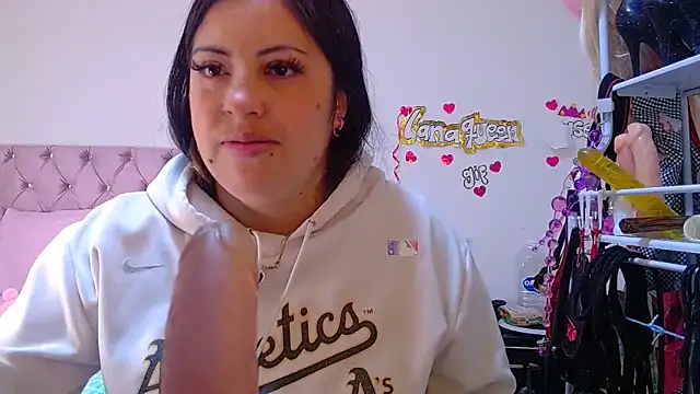 lanaqueen699 online show from May 2026 12:20:01 PM