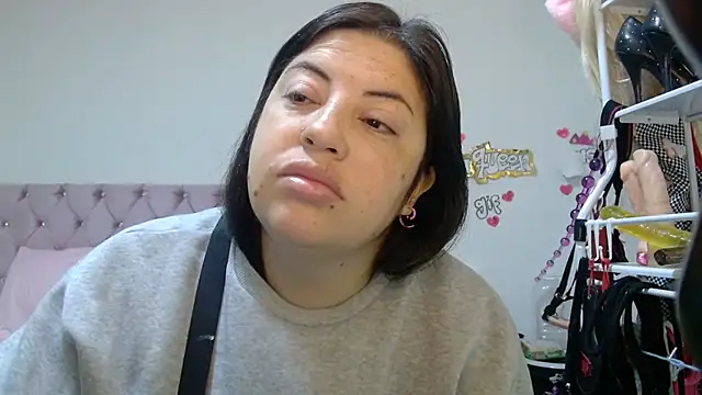 lanaqueen699 online show from May 2026 12:19:01 PM
