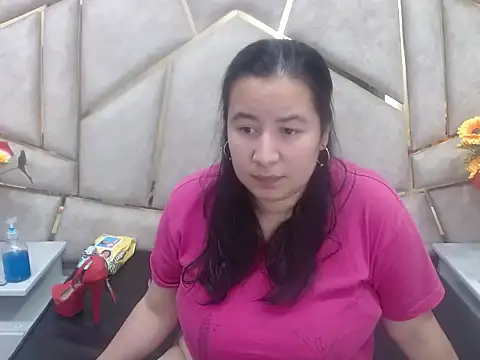 NaomyPrinces online show from February 2025 01:44:01 PM