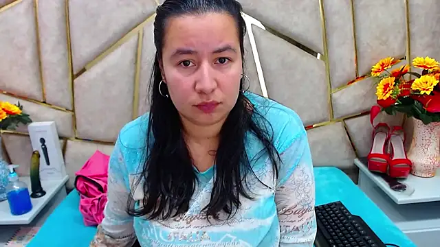 NaomyPrinces online show from February 2025 01:11:02 PM