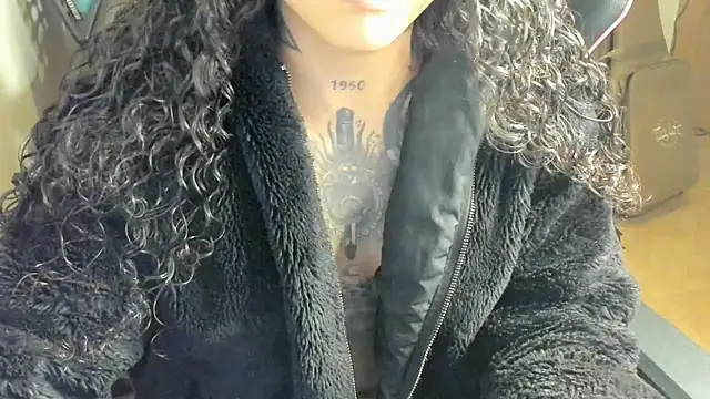 Snapshot of Ama_music chatting on November 2025 03:12:01 PM Ama music online show from November 2025 03:12:01 PM