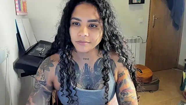 Snapshot of Ama_music chatting on November 2025 10:52:02 AM Ama music online show from November 2025 10:52:02 AM