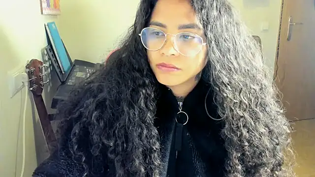 Snapshot of Ama_music chatting on November 2025 02:06:01 PM Ama music online show from November 2025 02:06:01 PM