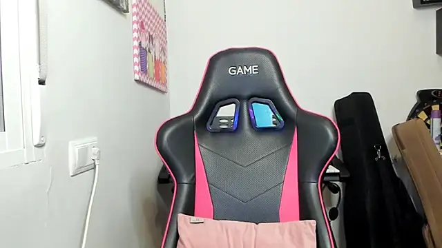 Snapshot of Ama_music chatting on February 2026 09:54:01 AM Ama music online show from February 2026 09:54:01 AM