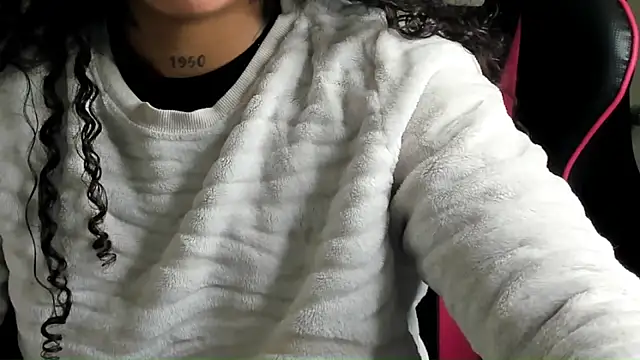 Snapshot of Ama_music chatting on December 2025 11:11:01 AM Ama music online show from December 2025 11:11:01 AM