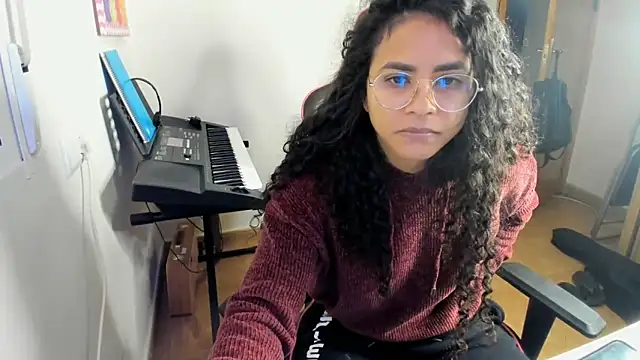Snapshot of Ama_music chatting on October 2025 08:37:01 AM Ama music online show from October 2025 08:37:01 AM