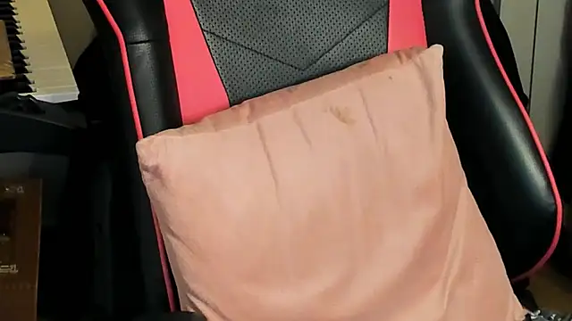 Snapshot of Ama_music chatting on November 2025 07:14:02 PM Ama music online show from November 2025 07:14:02 PM