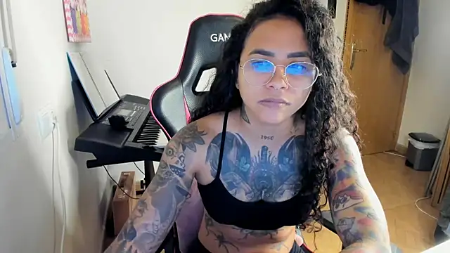 Snapshot of Ama_music chatting on October 2025 09:41:02 AM Ama music online show from October 2025 09:41:02 AM