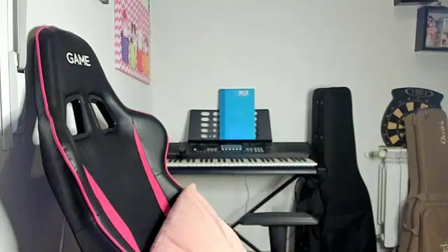 Snapshot of Ama_music chatting on February 2026 02:06:01 PM Ama music online show from February 2026 02:06:01 PM