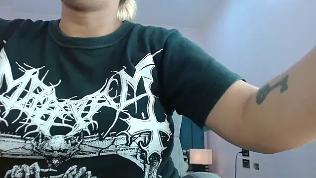 Snapshot of april_bunnyy chatting on July 2026 08:42:01 PM april bunnyy online show from July 2026 08:42:01 PM