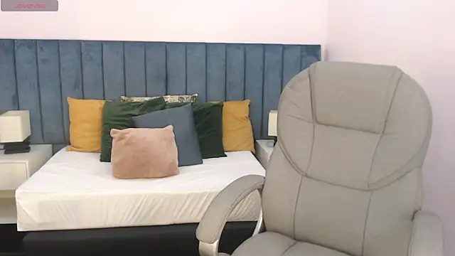 april bunnyy online show from December 2025 08:03:01 PM