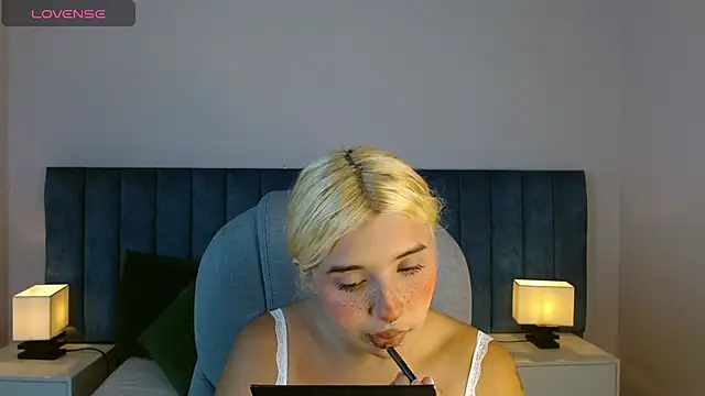 april bunnyy online show from March 2025 04:22:02 PM