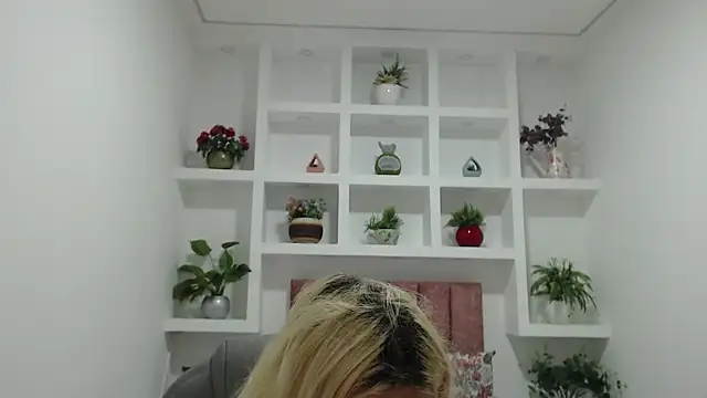 april bunnyy online show from February 2026 01:55:01 PM