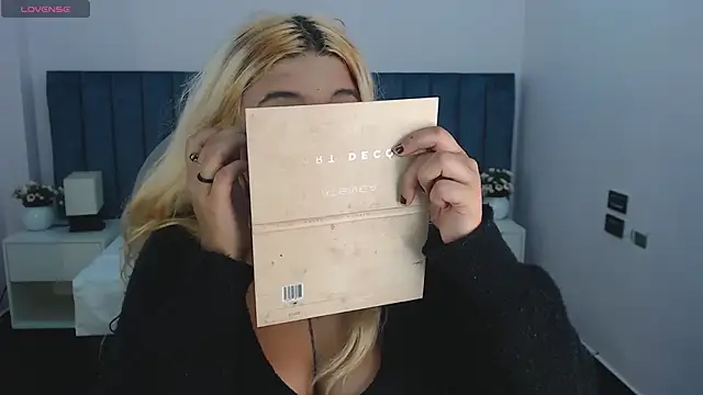 april bunnyy online show from November 2025 07:58:01 PM