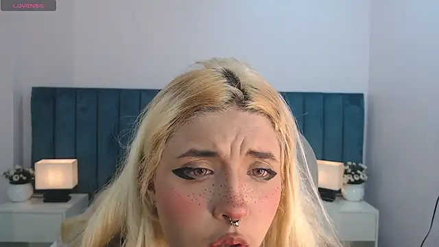 april bunnyy online show from November 2025 07:40:02 PM