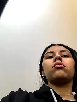 Larabrooks online show from December 2025 12:00:01 PM