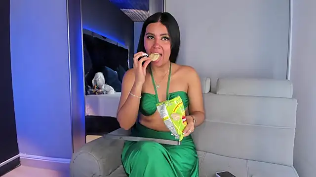 Larabrooks online show from March 2026 07:07:02 PM