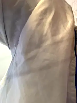 Larabrooks online show from November 2025 06:57:02 PM