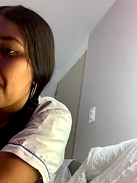 Larabrooks online show from November 2025 06:41:02 PM