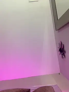 Larabrooks online show from March 2026 07:19:01 PM