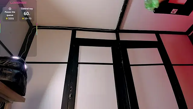 Snapshot of Melany_Luv chatting on November 2025 08:40:02 PM Melany Luv online show from November 2025 08:40:02 PM