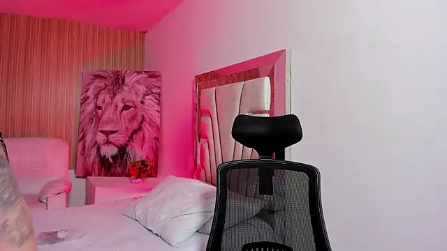 Snapshot of Melany_Luv chatting on September 2025 07:48:01 PM Melany Luv online show from September 2025 07:48:01 PM